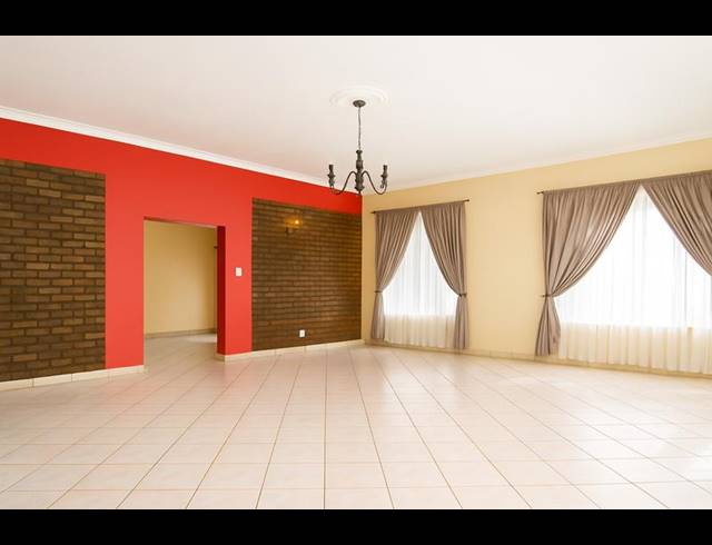 5 BEDROOM HOUSE FOR SALE IN ELDORAIGNE